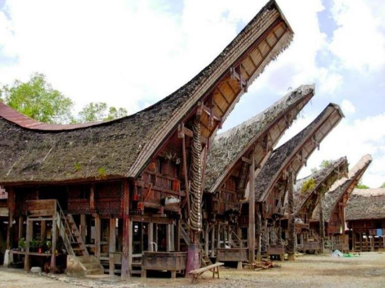 Thần thái Đông Sơn nhà Toraja, Indonesia