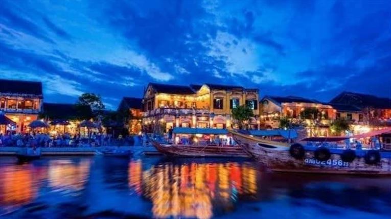 Vẻ đẹp đầy thơ mộng tại Hội An về đêm.