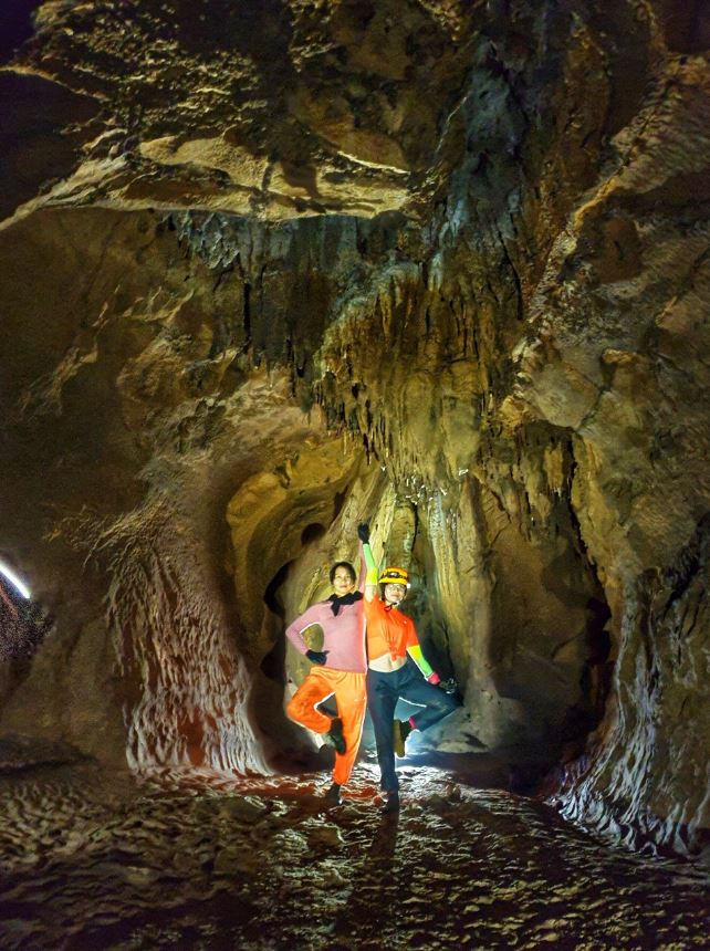 hang Cha Loi 2 min - Khám phá vẻ đẹp huyền bí của hang Chà Lòi Quảng Bình