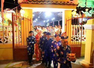 Khai mạc lễ hội Kỳ yên Thượng điền Đình Bình Thủy Khai mạc lễ hội Kỳ yên Thượng điền Đình Bình Thủy