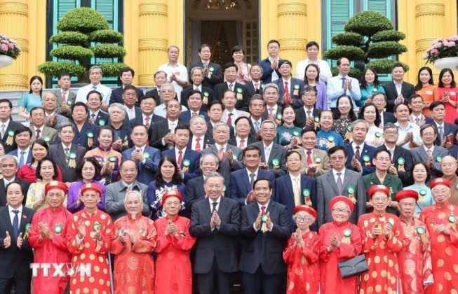 1 min 3 653x420 - Chủ tịch nước Tô Lâm gặp mặt đại biểu Người cao tuổi tiêu biểu toàn quốc
