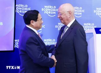 Thủ tướng Phạm Minh Chính đối thoại với lãnh đạo các tập đoàn lớn của WEF