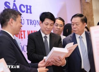 Ra mắt cuốn sách của Tổng Bí thư về phát triển nền văn hóa Việt Nam tiên tiến