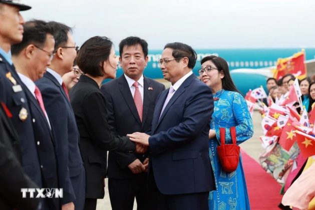 11 min 21 629x420 - Thủ tướng Phạm Minh Chính và Phu nhân bắt đầu chuyến thăm chính thức Hàn Quốc