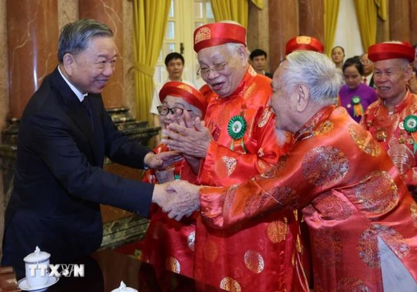18 min 1 598x420 - Chủ tịch nước Tô Lâm gặp mặt đại biểu Người cao tuổi tiêu biểu toàn quốc