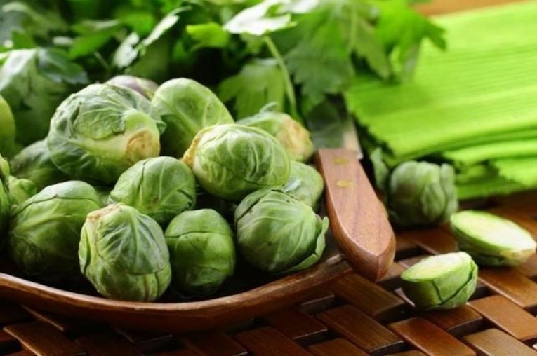 Bắp cải Brussels có lợi cho sức khỏe tim mạch.