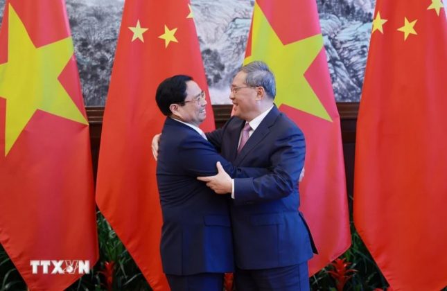 Thủ tướng Phạm Minh Ch&iacute;nh v&agrave; Thủ tướng Trung Quốc L&yacute; Cường.