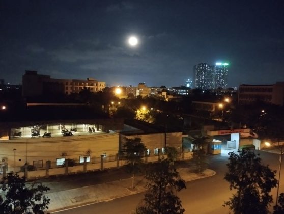 Người Việt th&iacute;ch th&uacute; ngắm si&ecirc;u Trăng D&acirc;u t&acirc;y to, s&aacute;ng nhất năm 2024