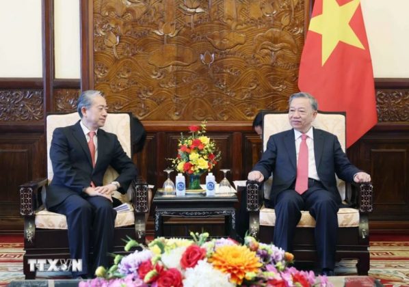 3 min 12 598x420 - Chủ tịch nước Tô Lâm tiếp Đại sứ Trung Quốc tại Việt Nam