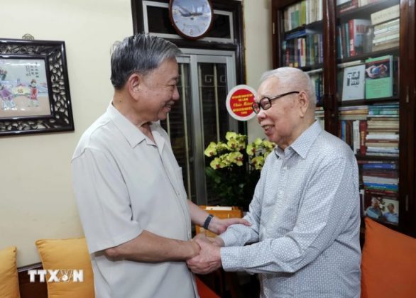 3 min 25 586x420 - Chủ tịch nước Tô Lâm thăm, chúc mừng các nhà báo lão thành
