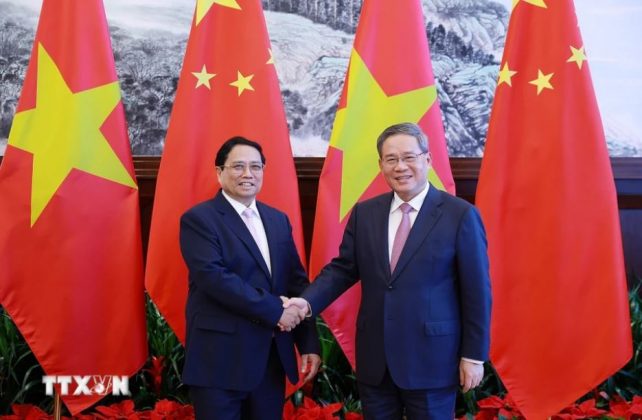 Thủ tướng Phạm Minh Ch&iacute;nh v&agrave; Thủ tướng Trung Quốc L&yacute; Cường.