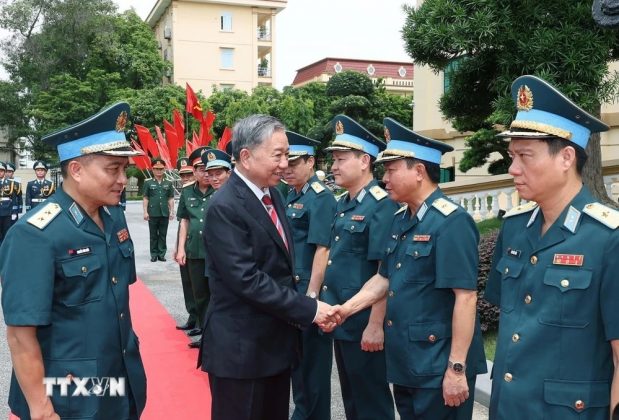 4 min 1 619x420 - Chủ tịch nước Tô Lâm làm việc tại Bộ Tư lệnh Quân chủng Phòng không-Không quân