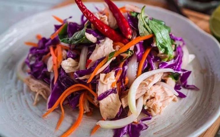 Bắp cải tím có màu sắc hấp dẫn và chất chống oxy hóa tuyệt vời.