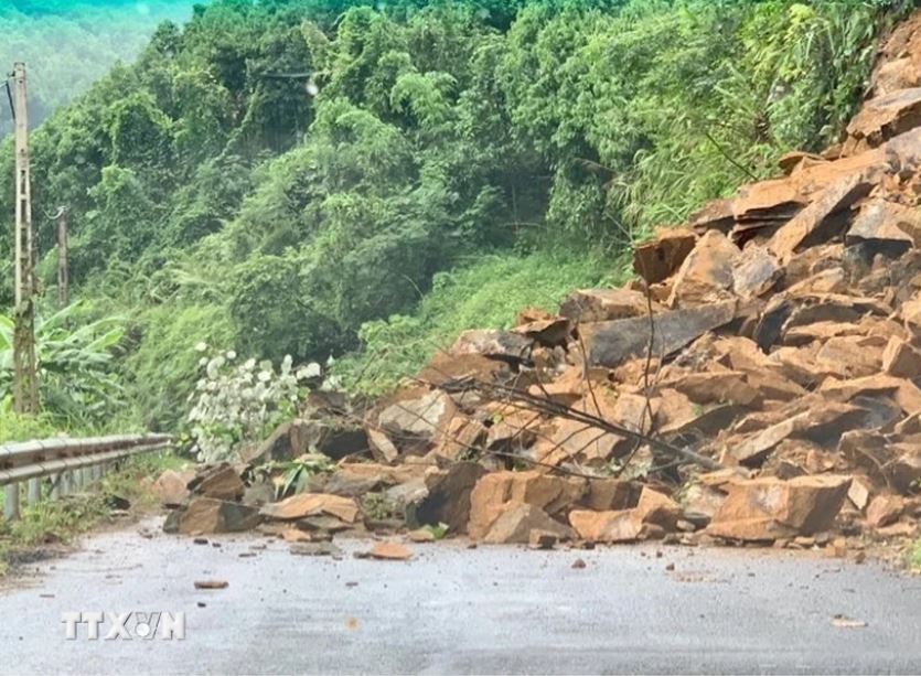 6 min 42 - Nhiều thiệt hại do mưa lớn kéo dài ở Yên Bái