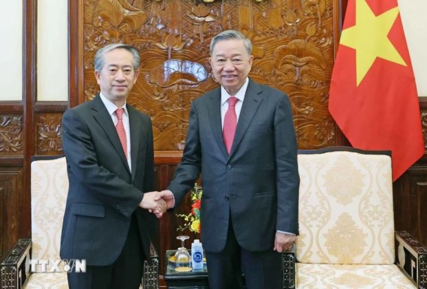 7 min 11 621x420 - Chủ tịch nước Tô Lâm tiếp Đại sứ Trung Quốc tại Việt Nam