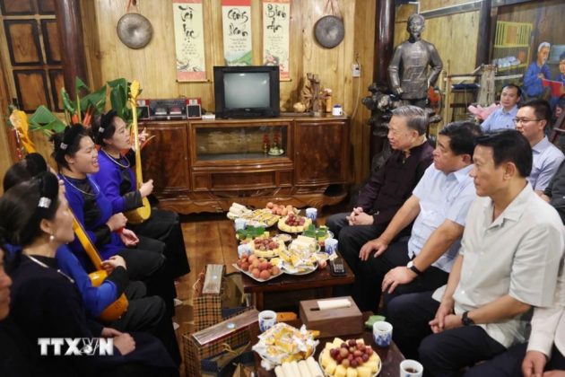 7 min 8 630x420 - Chủ tịch nước Tô Lâm tiếp nhân dân xóm Pác Bó nhân chuyến thăm Cao Bằng