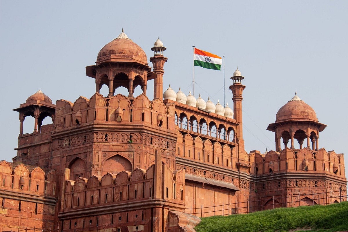 Cùng với lăng mộ Taj Mahal, pháo đài Agra được xem là di tích đặc biệt, minh chứng cho một thời kỳ thịnh vượng của triều đại Mogul. Cùng với lăng mộ Taj Mahal, pháo đài Agra được xem là di tích đặc biệt, minh chứng cho một thời kỳ thịnh vượng của triều đại Mogul.