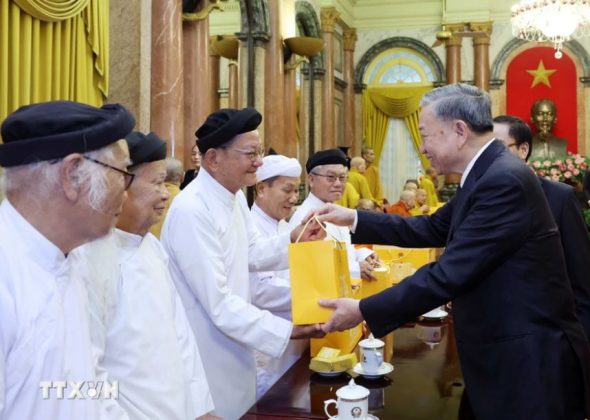 8 min 12 590x420 - Chủ tịch nước Tô Lâm gặp mặt lãnh đạo các tổ chức tôn giáo