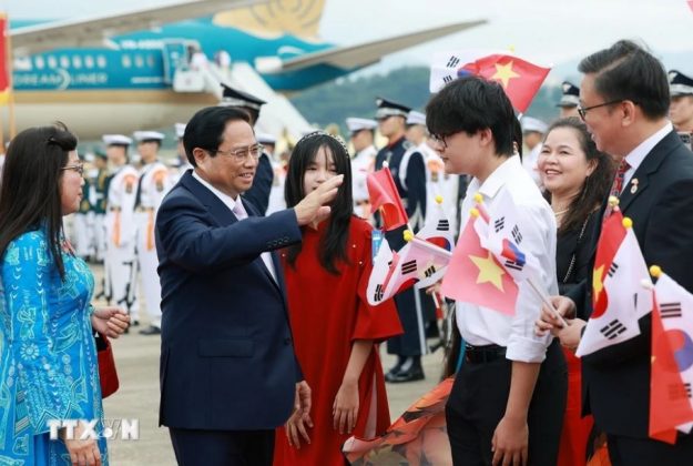 9 min 30 625x420 - Thủ tướng Phạm Minh Chính và Phu nhân bắt đầu chuyến thăm chính thức Hàn Quốc
