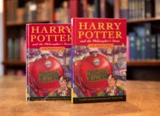 Bìa Harry Potter đầu tiên được bán với giá kỷ lục 1,9 triệu USD Bìa Harry Potter đầu tiên được bán với giá kỷ lục 1,9 triệu USD