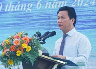 Bộ trưởng Bộ TN&MT Đặng Quốc Khánh phát biểu tại buổi lễ. Ảnh: T.X.