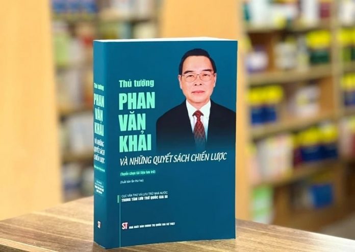 Phát hành cuốn sách 'Thủ tướng Phan Văn Khải và những quyết sách chiến lược'