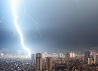 Miền Bắc hứng hàng nghìn cú sét trong sáng nay (5/6)