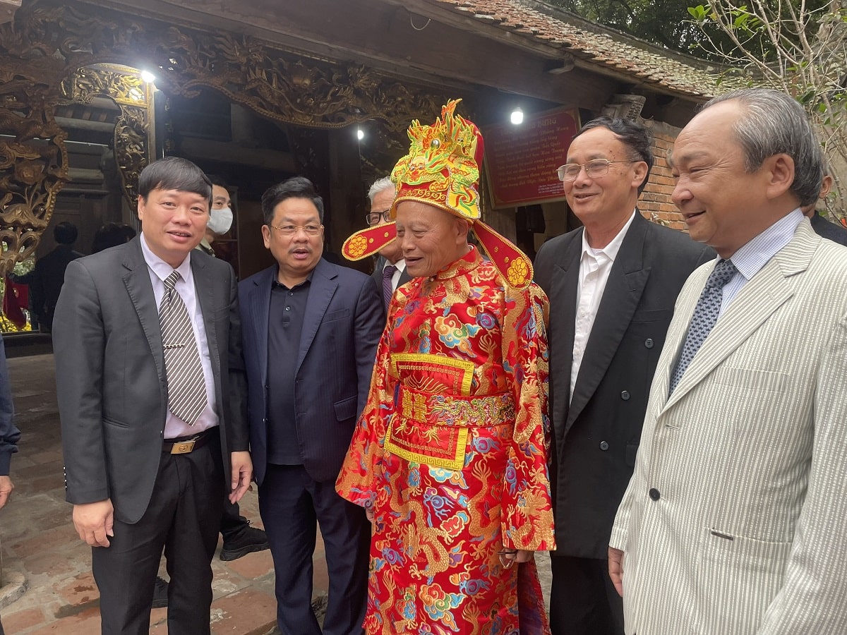 Nha van Phung Van Khai tai Duong Lam 2024 - Lão sư hộ pháp - Truyện lịch sử Phùng Văn Khai