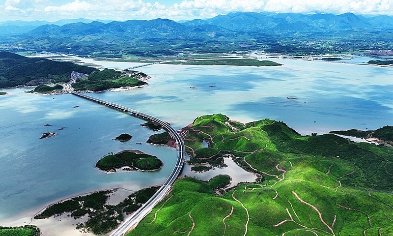 Quảng Ninh: Nhận diện những khó khăn để phát triển kinh tế bền vững