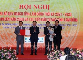 Trao Quyết định phê duyệt Quy hoạch tỉnh Lâm Đồng thời kỳ 2021 – 2030 Trao Quyết định phê duyệt Quy hoạch tỉnh Lâm Đồng thời kỳ 2021 - 2030
