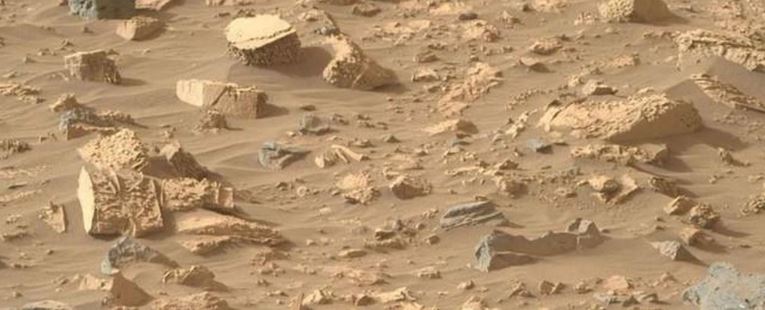 NASA tìm ra 'đá bắp rang' ngoài hành tinh: Gợi ý về sự sống?