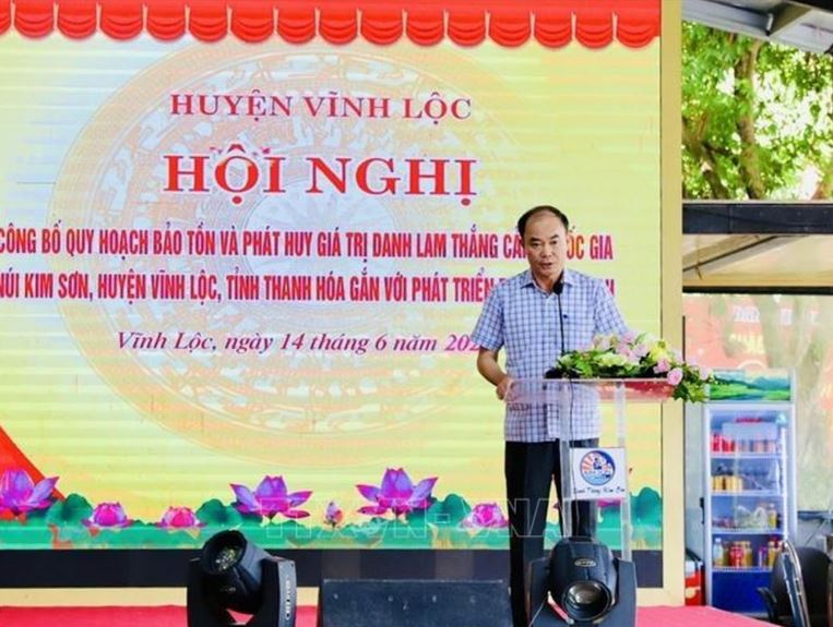 Phó Giám đốc Sở Văn hóa, Thể thao và Du lịch Thanh Hóa Đỗ Quang Trọng công bố Quy hoạch bảo tồn và phát huy giá trị danh lam thắng cảnh quốc gia núi Kim Sơn gắn với phát triển dịch vụ du lịch.