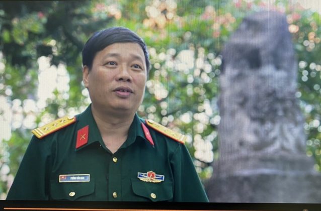 H&igrave;nh ảnh hoạt động của nh&agrave; văn Ph&ugrave;ng Văn Khai
