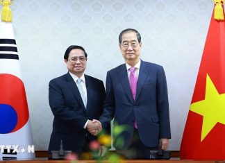 Thủ tướng Phạm Minh Chính hội đàm với Thủ tướng Hàn Quốc Han Duck Soo