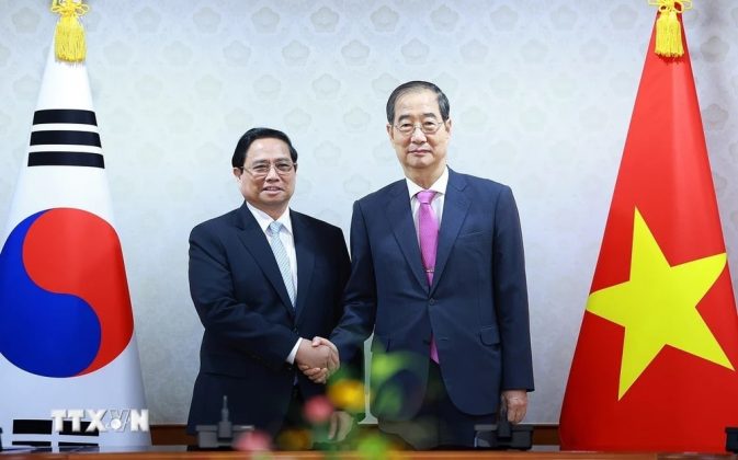 1 min 6 673x420 - Thủ tướng Phạm Minh Chính hội đàm với Thủ tướng Hàn Quốc Han Duck Soo