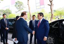 Thủ tướng Phạm Minh Chính thăm Tổ hợp bán dẫn Samsung tại Hàn Quốc