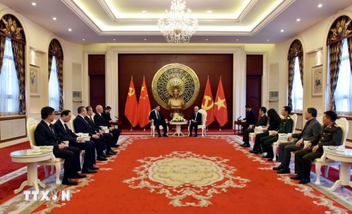 Tổng B&iacute; thư, Chủ tịch Trung Quốc Tập Cận B&igrave;nh thăm hỏi, chia buồn c&ugrave;ng Đại sứ Việt Nam tại Trung Quốc Phạm Sao Mai.