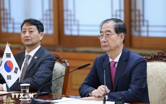 10 min 6 667x420 - Thủ tướng Phạm Minh Chính hội đàm với Thủ tướng Hàn Quốc Han Duck Soo