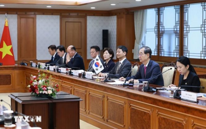11 min 6 667x420 - Thủ tướng Phạm Minh Chính hội đàm với Thủ tướng Hàn Quốc Han Duck Soo