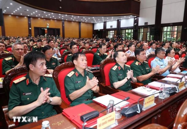 C&aacute;c đại biểu dự Hội nghị Qu&acirc;n ch&iacute;nh to&agrave;n qu&acirc;n 6 th&aacute;ng đầu năm 2024.
