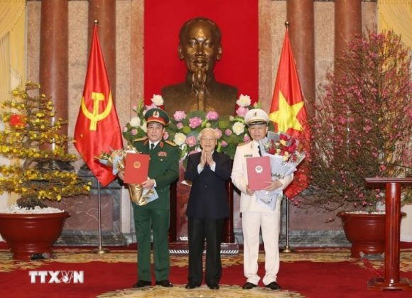 S&aacute;ng 29/1/2019, tại Phủ Chủ tịch, Tổng B&iacute; thư, Chủ tịch nước Nguyễn Ph&uacute; Trọng trao Quyết định phong qu&acirc;n h&agrave;m Đại tướng cho đồng ch&iacute; T&ocirc; L&acirc;m, Ủy vi&ecirc;n Bộ Ch&iacute;nh trị, Bộ trưởng Bộ C&ocirc;ng an v&agrave; đồng ch&iacute; Lương Cường, B&iacute; thư Trung ương Đảng, Chủ nhiệm Tổng cục ch&iacute;nh trị Qu&acirc;n đội nh&acirc;n d&acirc;n Việt Nam.