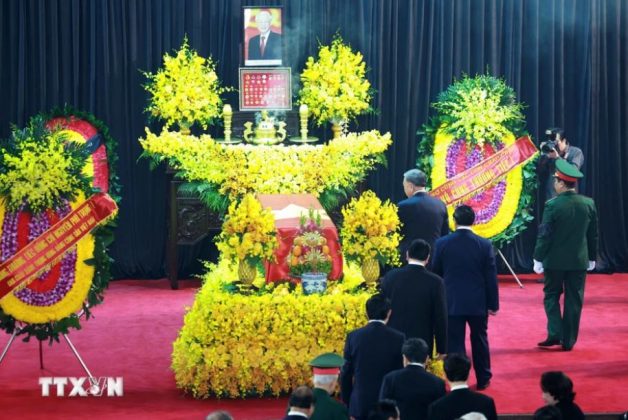 Đo&agrave;n Ban Chấp h&agrave;nh Trung ương Đảng Cộng sản Việt Nam do đồng ch&iacute; T&ocirc; L&acirc;m, Ủy vi&ecirc;n Bộ Ch&iacute;nh trị, Chủ tịch nước l&agrave;m Trưởng đo&agrave;n, k&iacute;nh viếng Tổng B&iacute; thư Nguyễn Ph&uacute; Trọng.