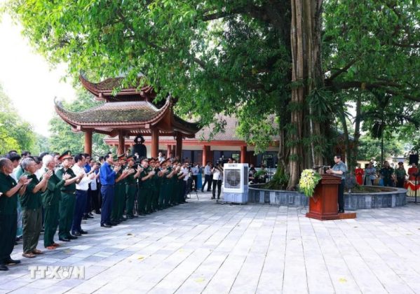 Thủ tướng Phạm Minh Ch&iacute;nh ph&aacute;t biểu động vi&ecirc;n thương, bệnh binh, gia đ&igrave;nh liệt sỹ tại huyện Đại Từ.