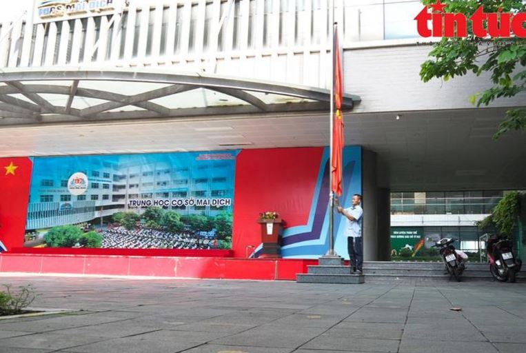 Theo thông báo từ Ban Lễ tang Tổng Bí thư Nguyễn Phú Trọng, tang lễ Tổng Bí thư Nguyễn Phú Trọng được tổ chức theo nghi thức Quốc tang, diễn ra trong hai ngày 25 - 26/7. Theo thông báo từ Ban Lễ tang Tổng Bí thư Nguyễn Phú Trọng, tang lễ Tổng Bí thư Nguyễn Phú Trọng được tổ chức theo nghi thức Quốc tang, diễn ra trong hai ngày 25 - 26/7.