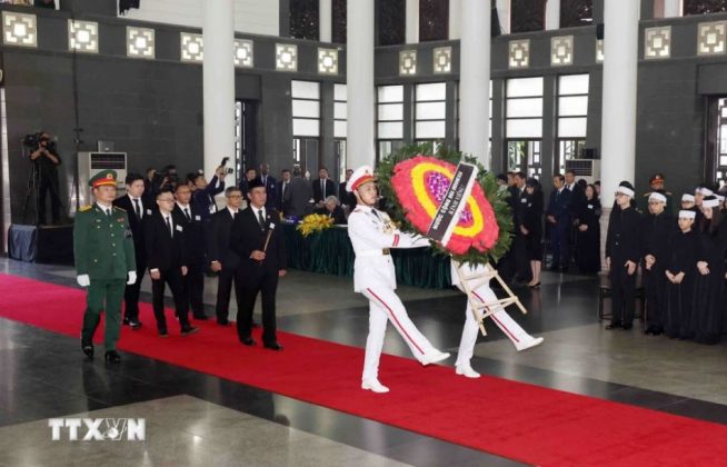 Đo&agrave;n Indonesia do Bộ trưởng N&ocirc;ng nghiệp Andi Amran Sulaiman l&agrave;m Trưởng đo&agrave;n, viếng Tổng B&iacute; thư Nguyễn Ph&uacute; Trọng.