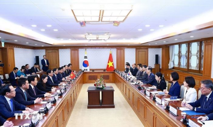 14 min 1 702x420 - Thủ tướng Phạm Minh Chính hội đàm với Thủ tướng Hàn Quốc Han Duck Soo