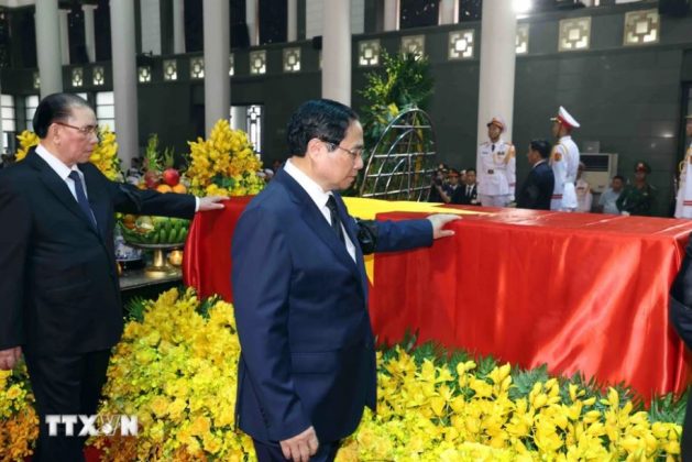 Đo&agrave;n Ban Chấp h&agrave;nh Trung ương Đảng Cộng sản Việt Nam v&agrave;o viếng Tổng B&iacute; thư Nguyễn Ph&uacute; Trọng.