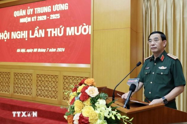 &Ocirc;ng Phan Văn Giang, Ủy vi&ecirc;n Bộ Ch&iacute;nh trị, Ph&oacute; B&iacute; thư Qu&acirc;n ủy Trung ương, Bộ trưởng Bộ Quốc ph&ograve;ng, ph&aacute;t biểu khai mạc.