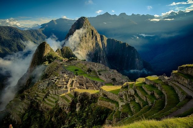 Tuyến đường m&ograve;n d&agrave;i khoảng 33km đến th&agrave;nh cổ Machu Picchu ở Peru đ&atilde; được ph&aacute;t hiện từ năm 1911. Cung đường dẫn đến t&agrave;n t&iacute;ch c&ograve;n s&oacute;t lại của đế quốc Inca c&oacute; tầm nh&igrave;n ngoạn mục, băng qua c&aacute;c thung lũng tr&ecirc;n đường đi. Hiện nay, tuyến đường đ&atilde; được mở cửa cho du kh&aacute;ch, tuy nhi&ecirc;n c&oacute; giới hạn về số lượng. Ảnh: Lonely Planet