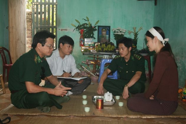 H&igrave;nh ảnh hoạt động của nh&agrave; văn Ph&ugrave;ng Văn Khai 2